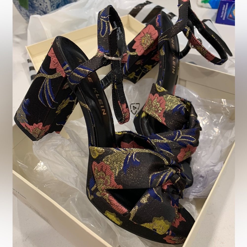 Anne Klein Women's Black Multicolor Floral Heels
